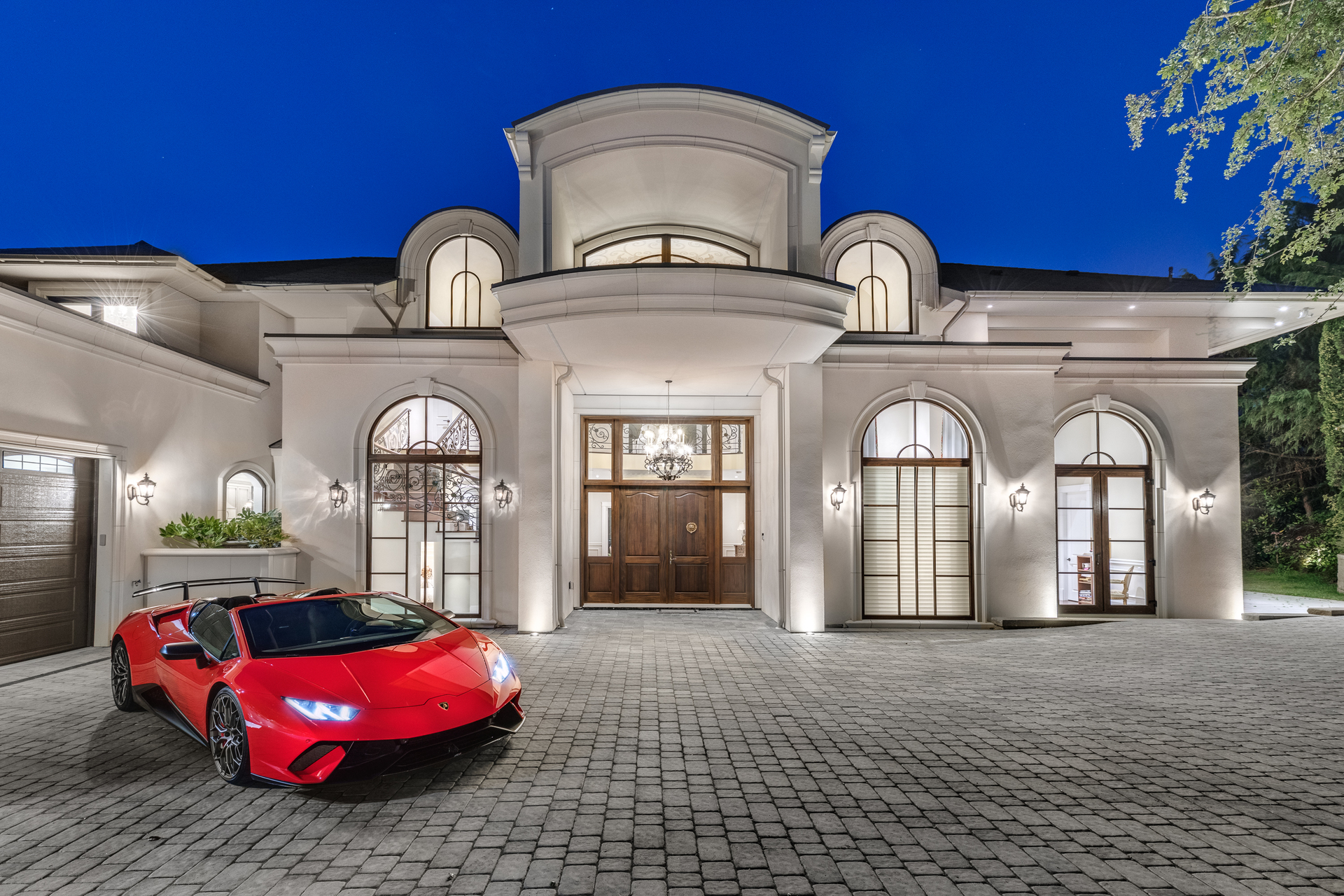 GRAND EUROPEAN CLASSIC LUXURY PROPERTY IN THE BEST BLOCK OF BRITISH PROPERTIES - 1367 Chartwell Dr, West Vancouver